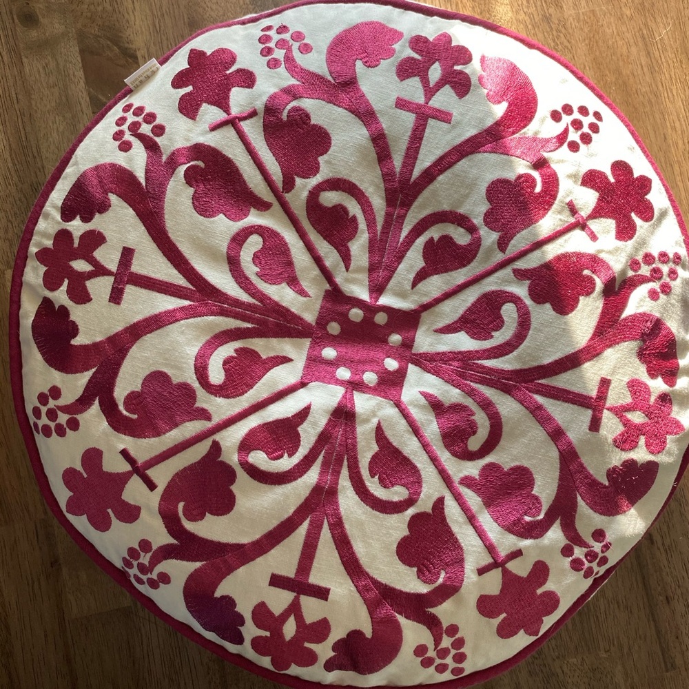 Decorative pillow